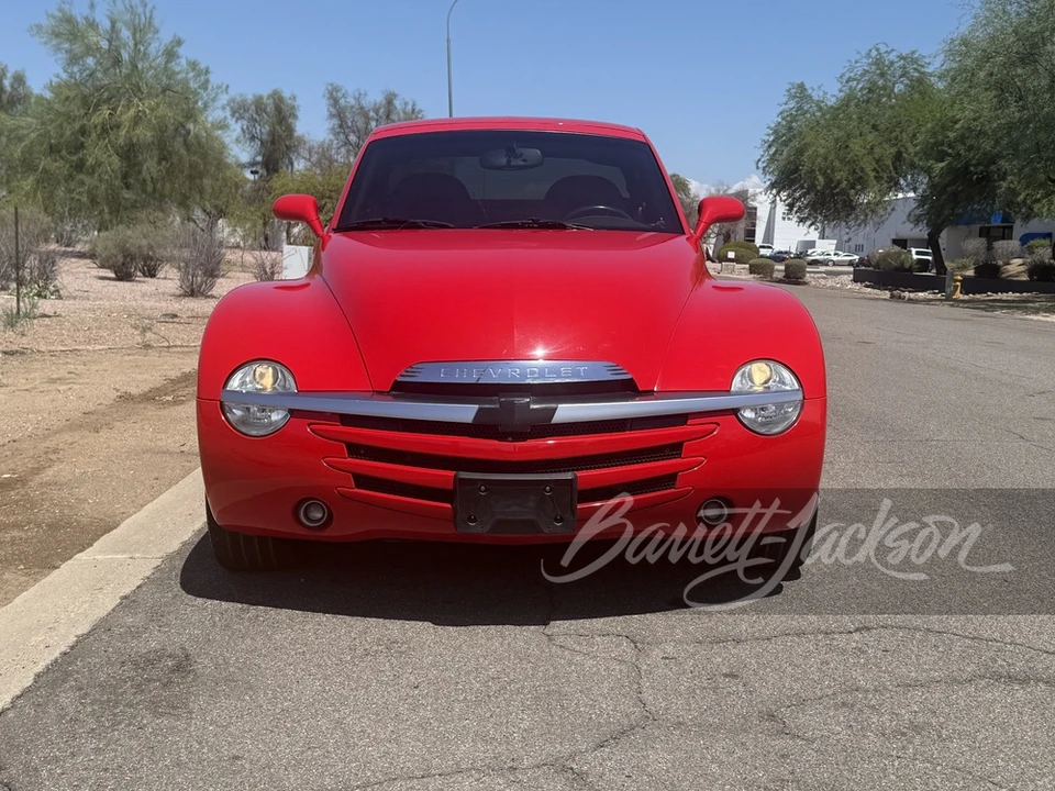 2004 Chevrolet SSR - Image 9 of 10