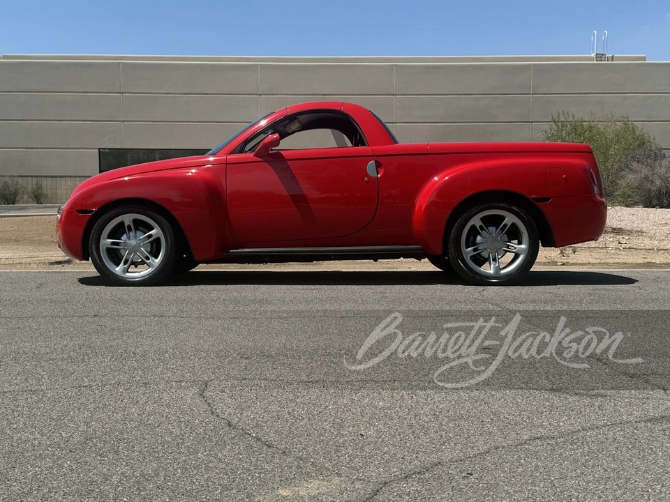 2004 Chevrolet SSR - Image 5 of 10