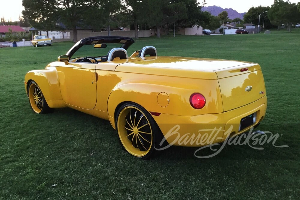 2004 Chevrolet SSR - Image 6 of 8