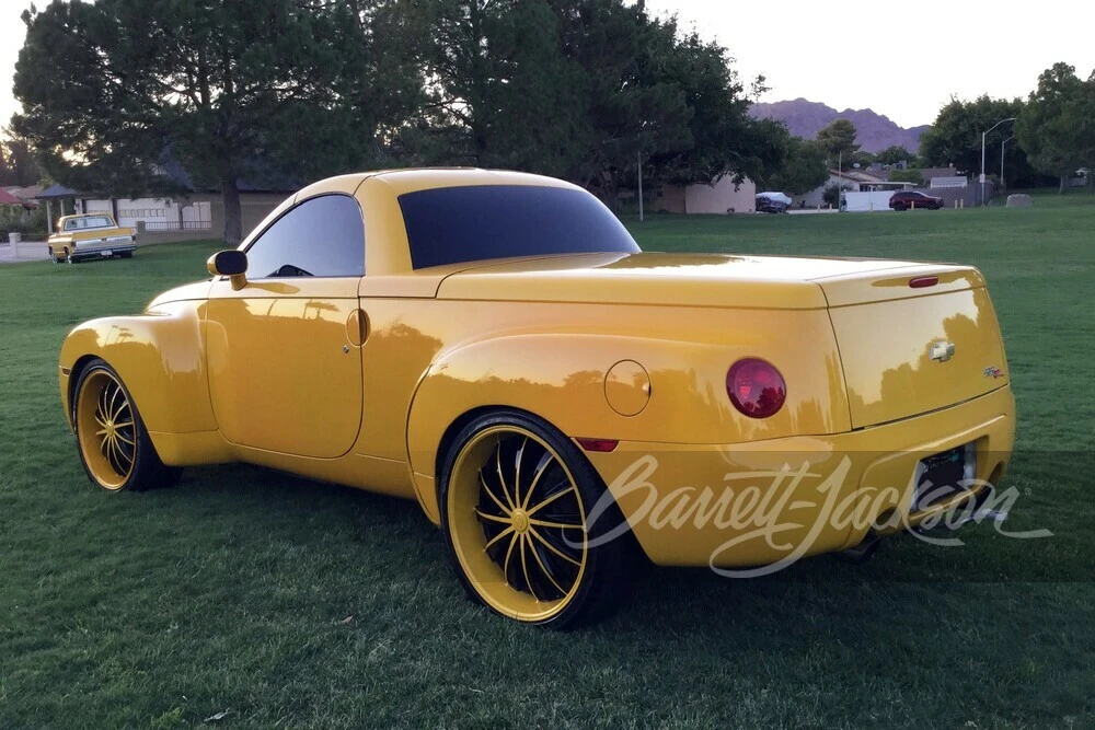 2004 Chevrolet SSR - Image 7 of 8