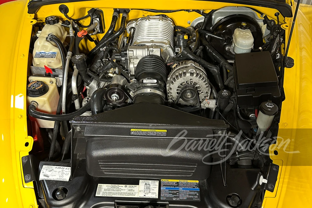 2004 Chevrolet SSR - Image 10 of 11