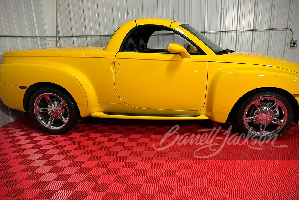 2004 Chevrolet SSR - Image 11 of 11