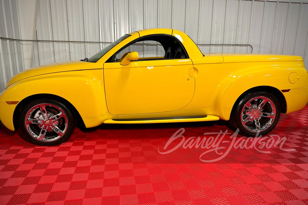 2004 Chevrolet SSR - Image 7 of 11