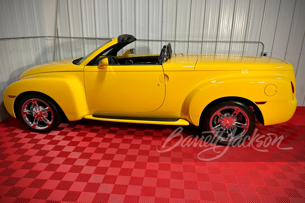 2004 Chevrolet SSR - Image 5 of 11
