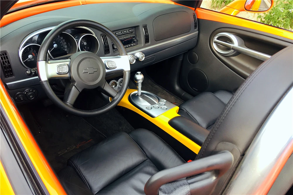 2004 Chevrolet SSR - Image 4 of 7