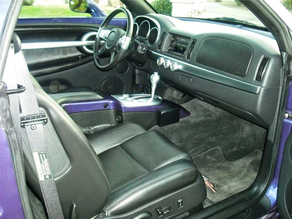 2004 Chevrolet SSR - Image 3 of 4