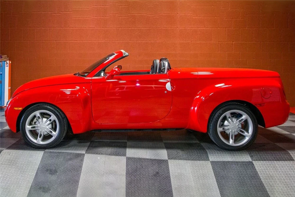 2004 Chevrolet SSR - Image 5 of 6
