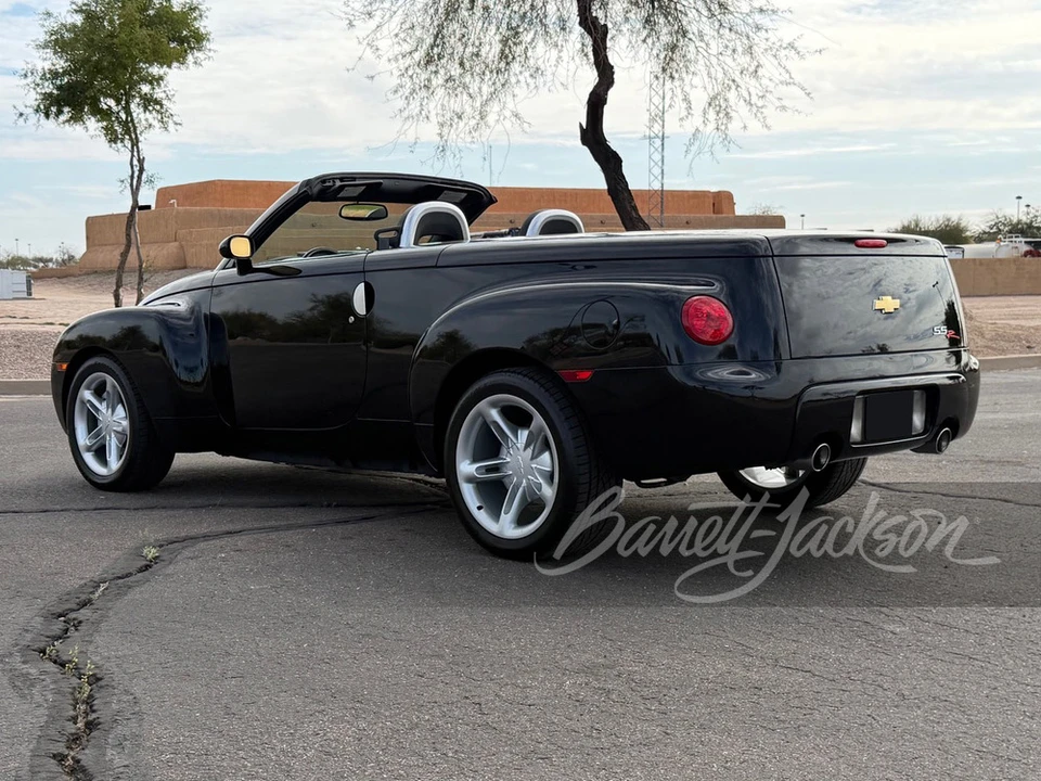 2004 Chevrolet SSR - Image 18 of 18