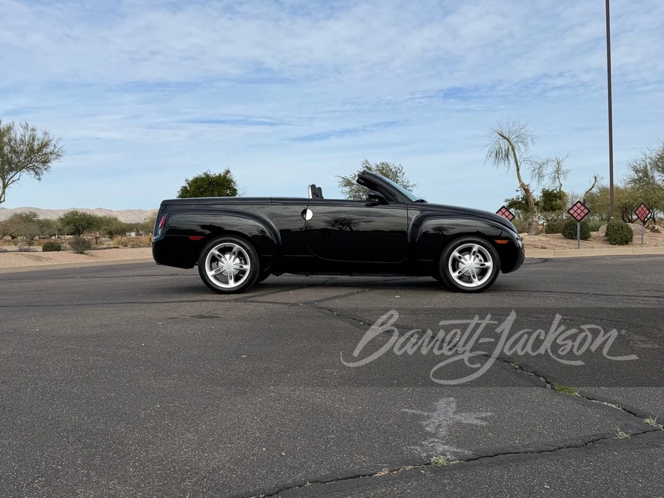 2004 Chevrolet SSR - Image 13 of 18