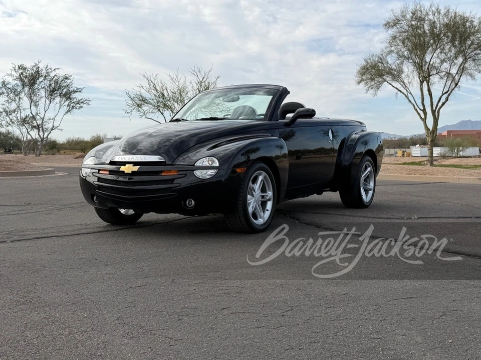 2004 Chevrolet SSR - Image 14 of 18