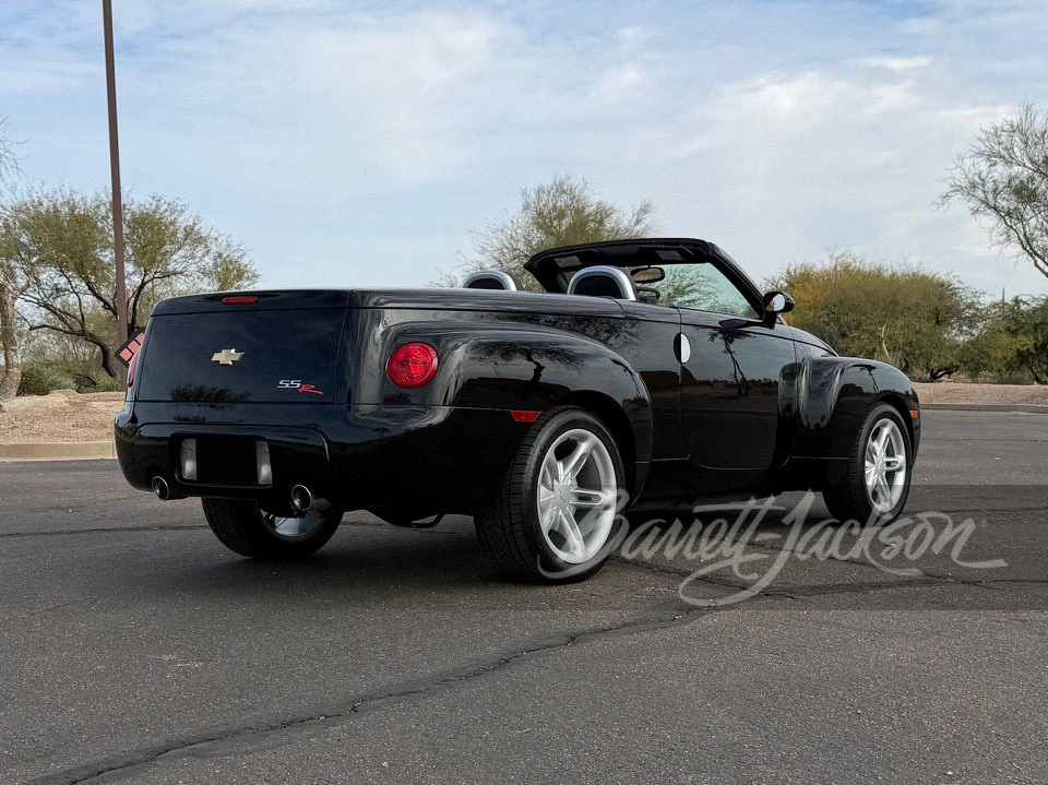 2004 Chevrolet SSR - Image 4 of 18