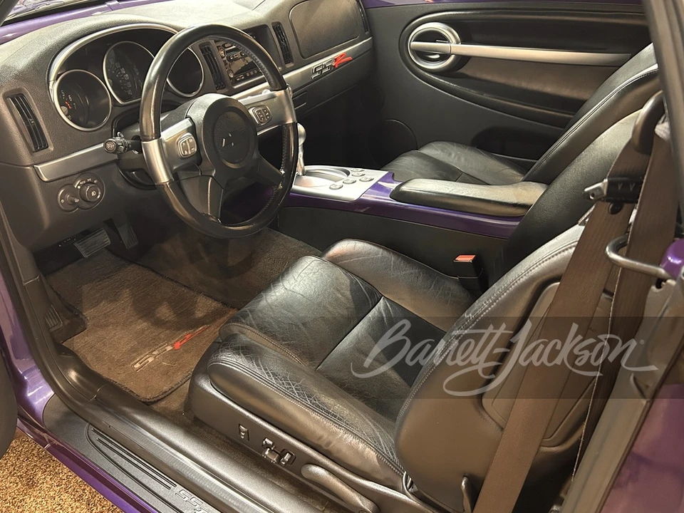 2004 Chevrolet SSR - Image 10 of 23