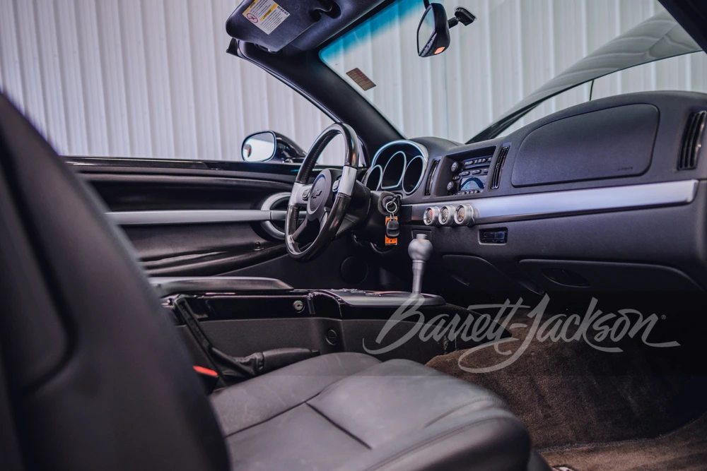 2004 Chevrolet SSR - Image 8 of 11