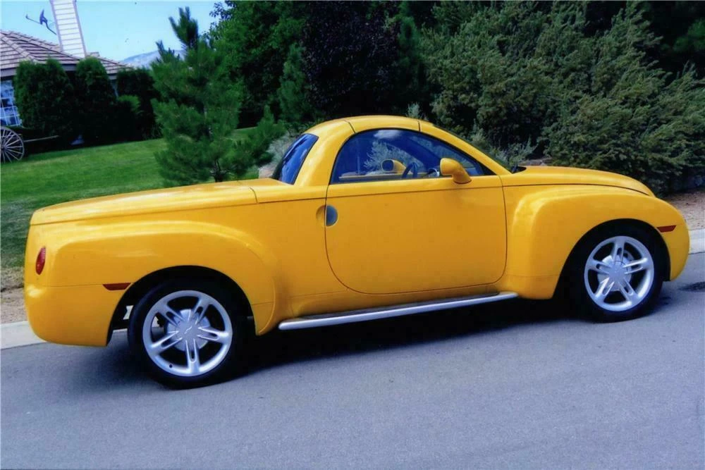 2004 Chevrolet SSR - Image 4 of 4