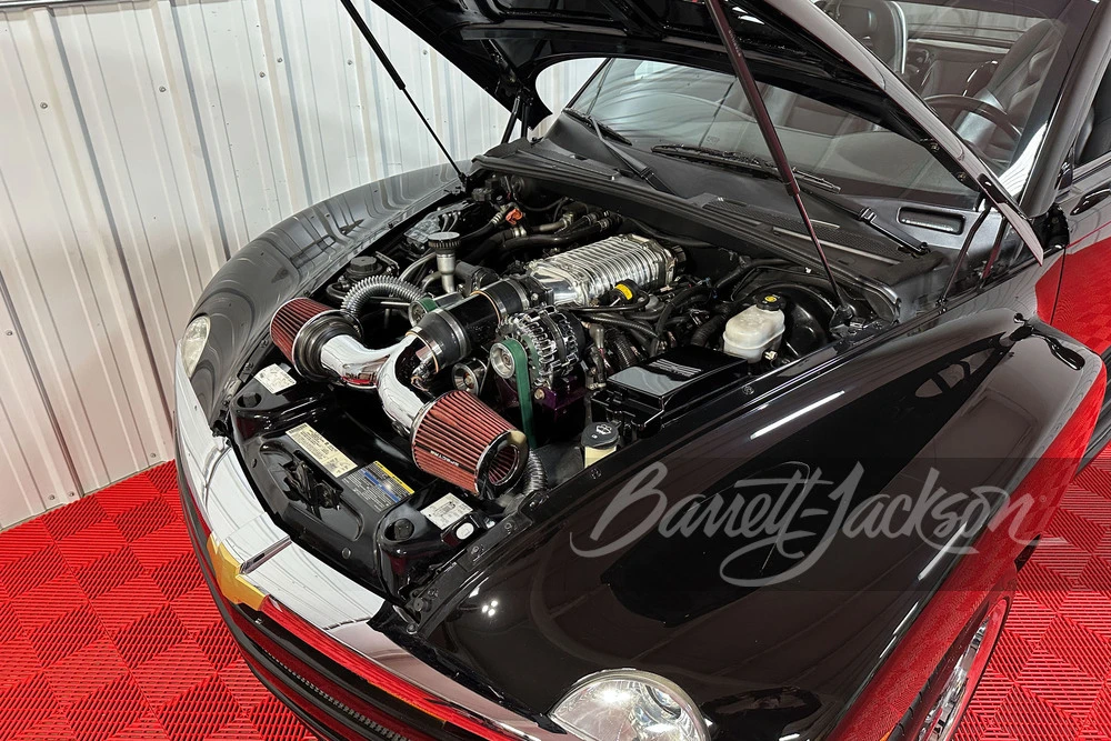 2004 Chevrolet SSR - Image 3 of 9