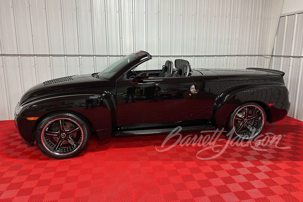 2004 Chevrolet SSR - Image 6 of 9
