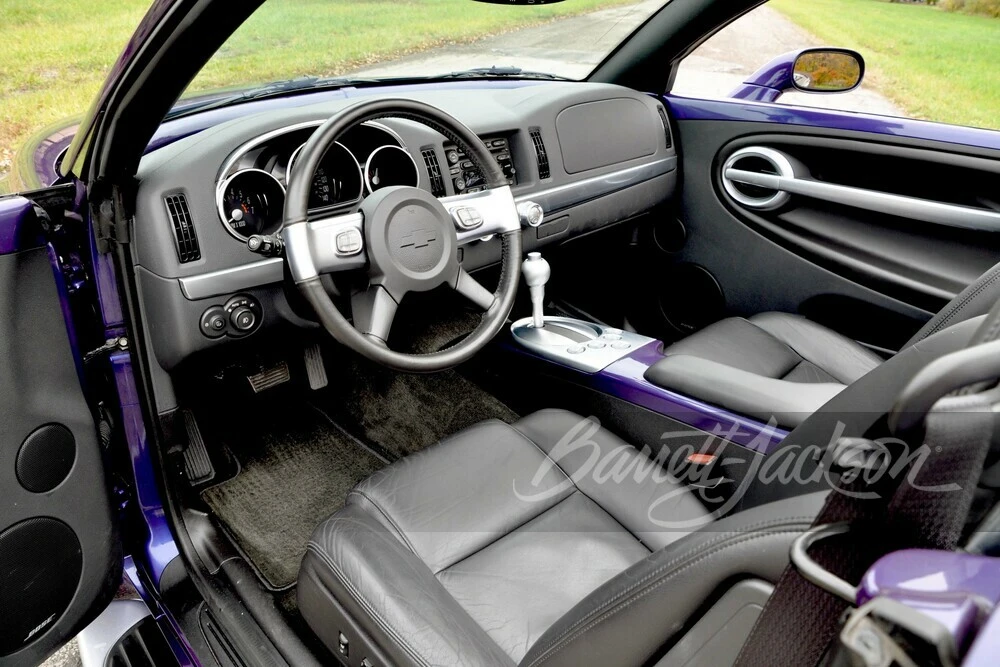 2004 Chevrolet SSR - Image 3 of 23