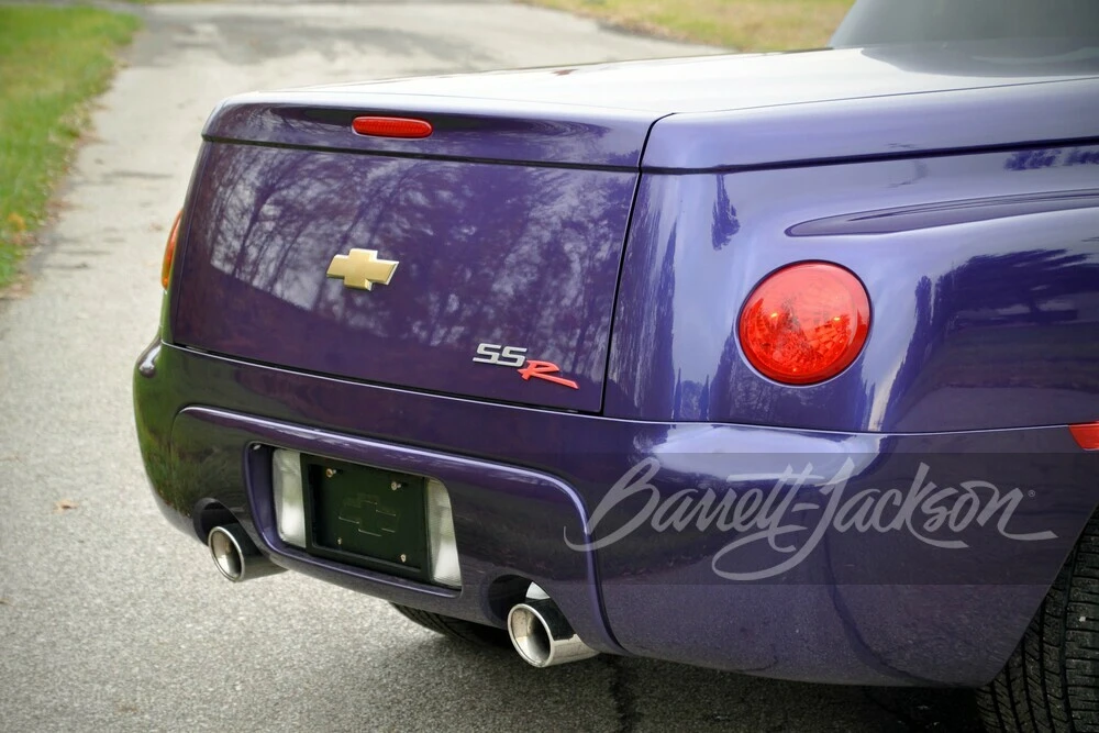 2004 Chevrolet SSR - Image 11 of 23