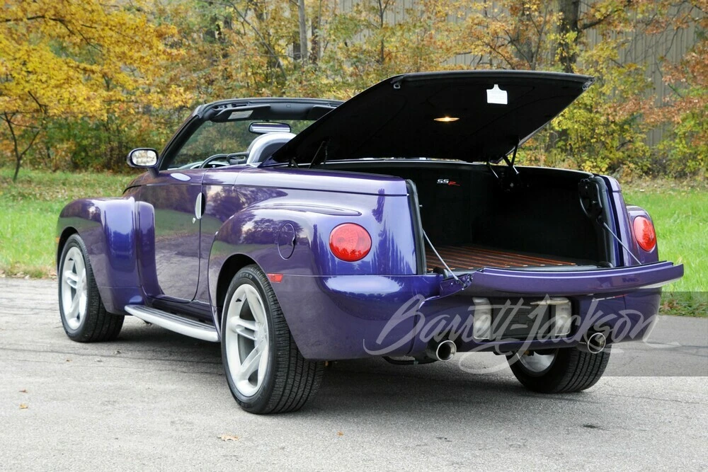 2004 Chevrolet SSR - Image 12 of 23
