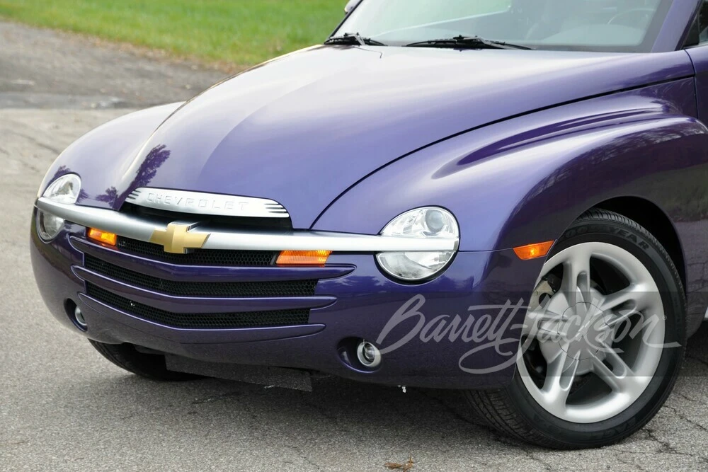 2004 Chevrolet SSR - Image 17 of 23