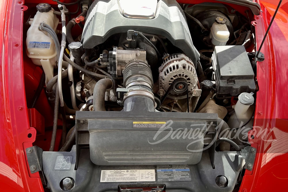 2004 Chevrolet SSR - Image 2 of 31
