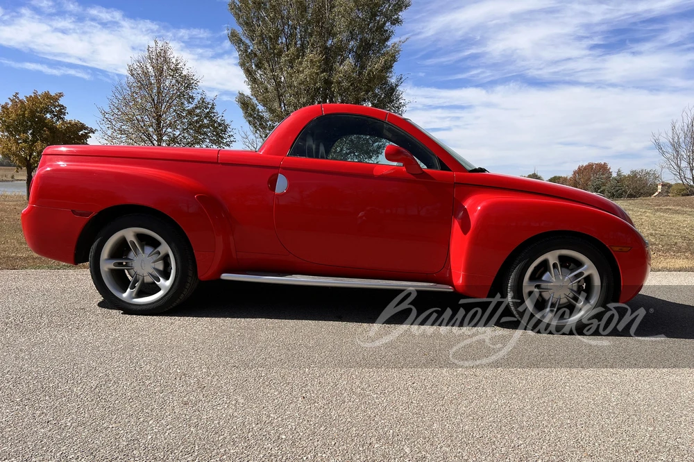 2004 Chevrolet SSR - Image 6 of 31