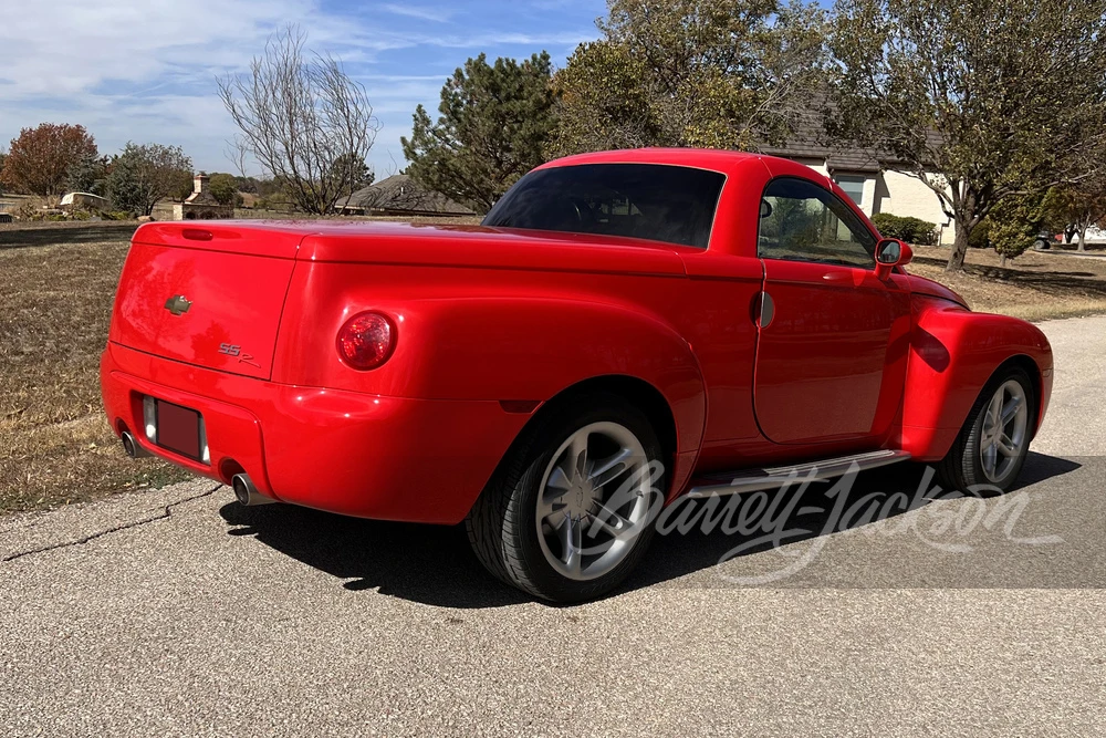 2004 Chevrolet SSR - Image 7 of 31
