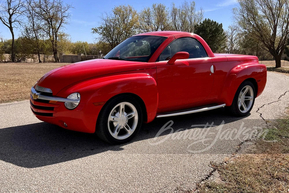 2004 Chevrolet SSR - Image 12 of 31