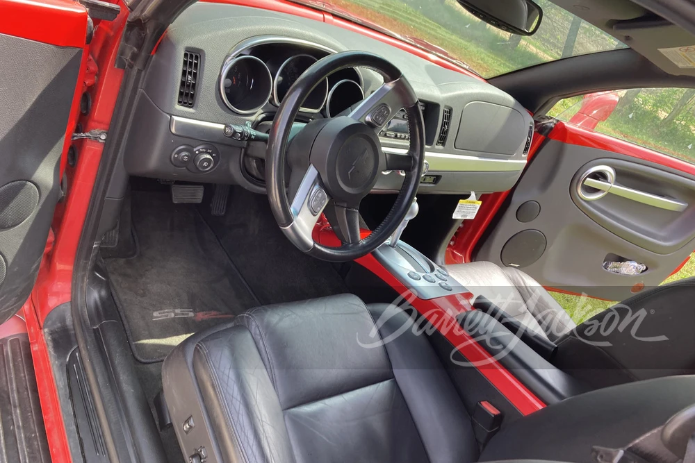 2004 Chevrolet SSR - Image 14 of 31