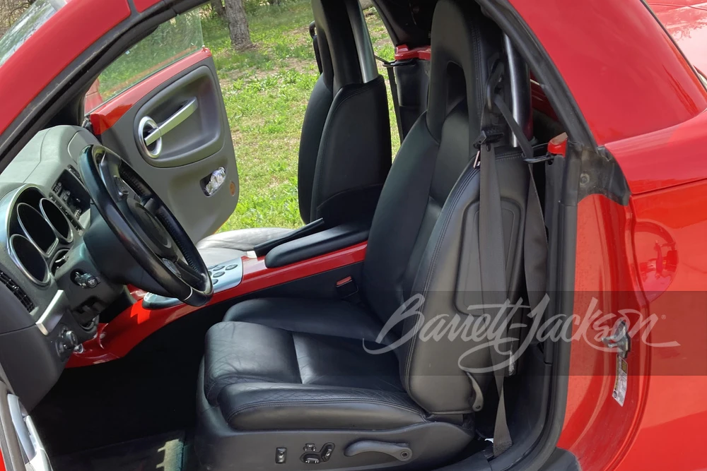 2004 Chevrolet SSR - Image 16 of 31