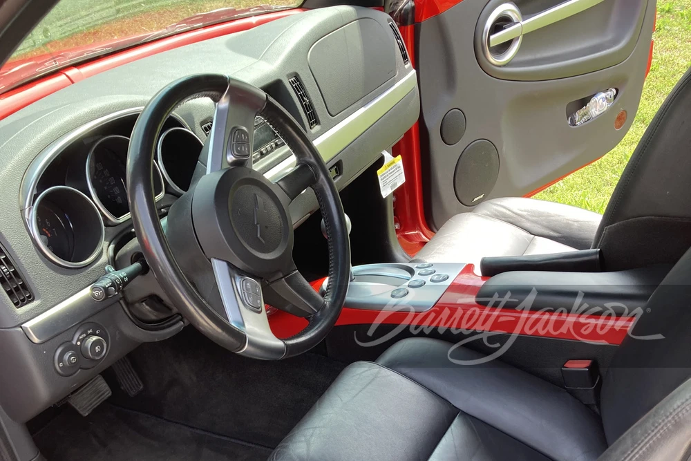 2004 Chevrolet SSR - Image 17 of 31