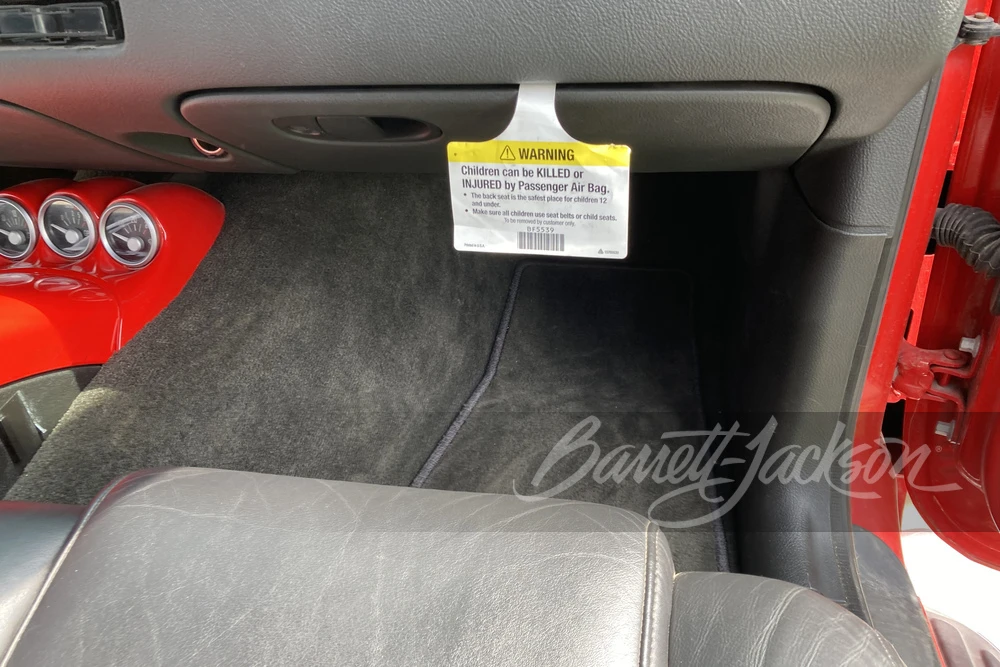 2004 Chevrolet SSR - Image 25 of 31