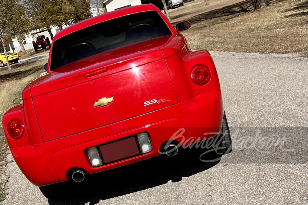 2004 Chevrolet SSR - Image 26 of 31