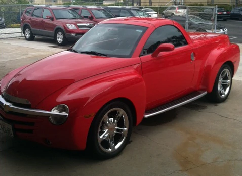 2004 Chevrolet SSR - Image 2 of 4