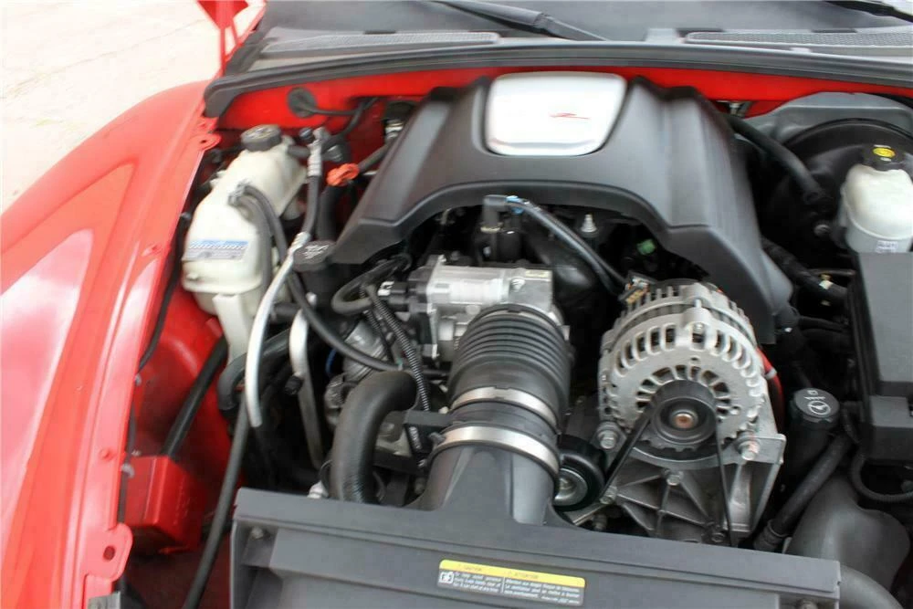 2004 Chevrolet SSR - Image 3 of 5