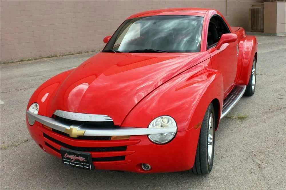 2004 Chevrolet SSR - Image 2 of 5