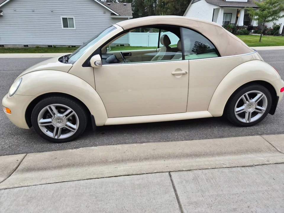 2004 Volkswagen New Beetle - Image 8 of 14