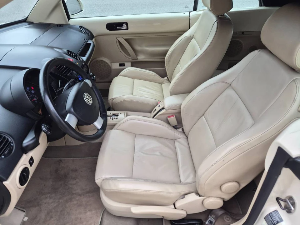 2004 Volkswagen New Beetle - Image 14 of 14
