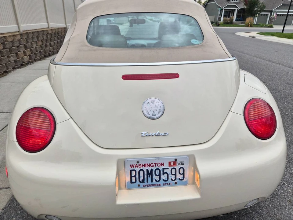 2004 Volkswagen New Beetle - Image 11 of 14