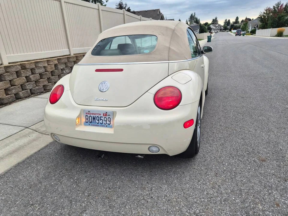 2004 Volkswagen New Beetle - Image 5 of 14