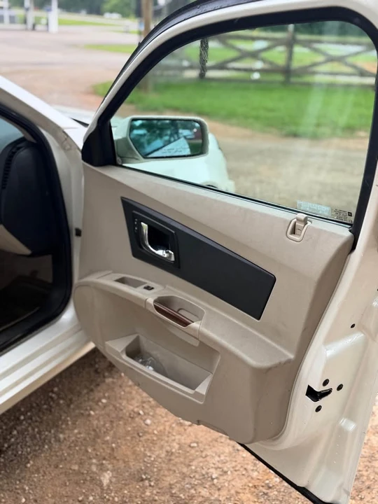 2004 Cadillac CTS 1st Gen - Image 8 of 10