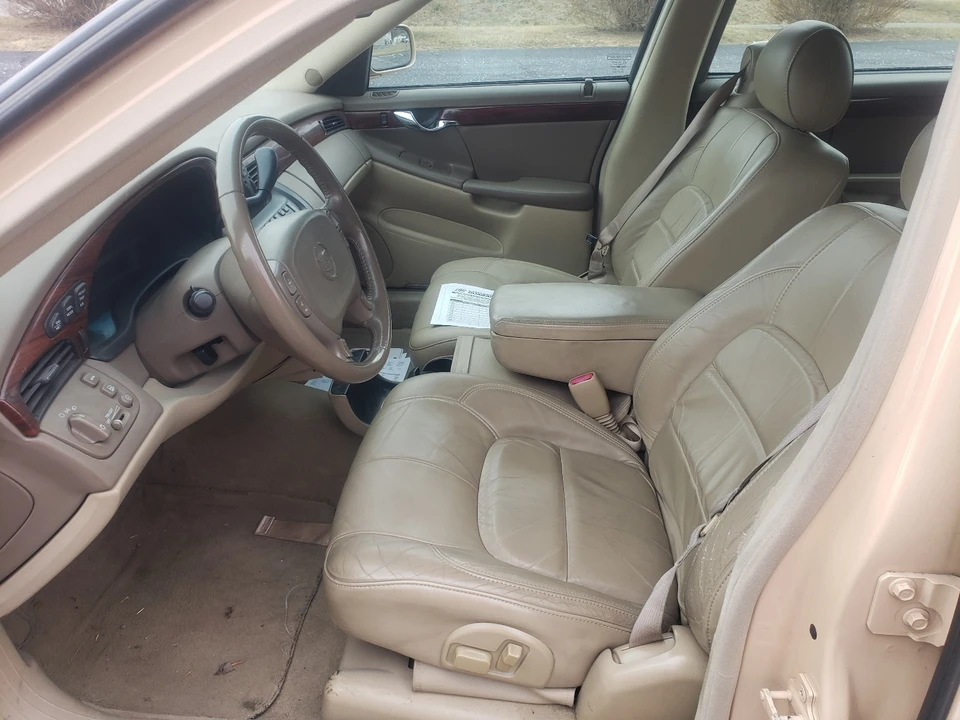 2004 Cadillac DTS - Image 11 of 18