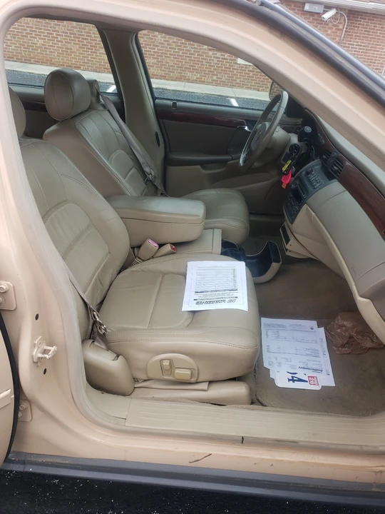 2004 Cadillac DTS - Image 13 of 18
