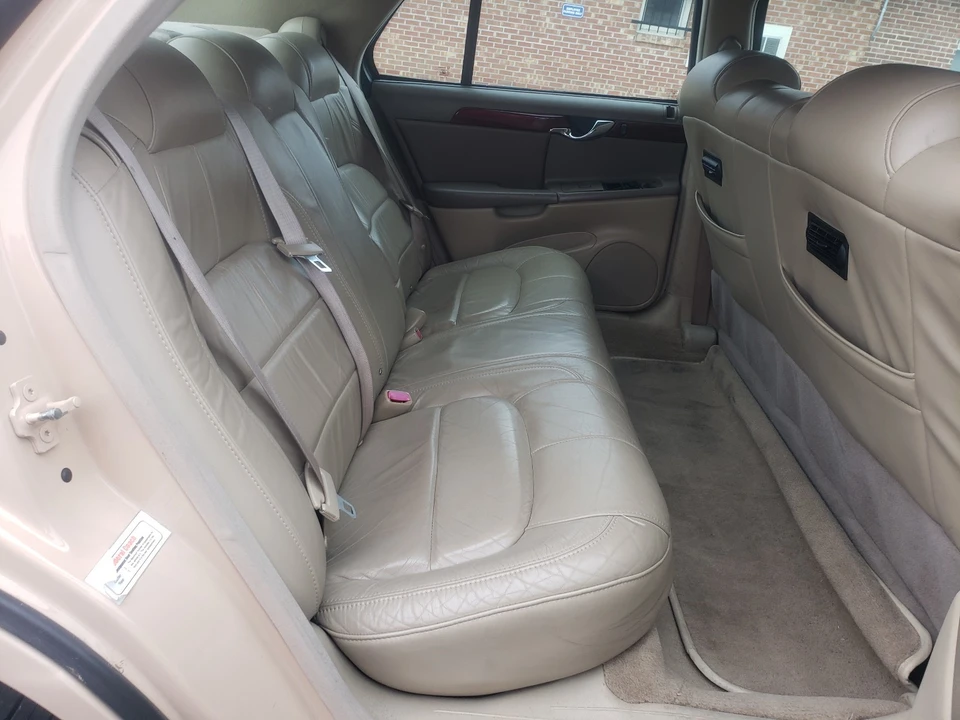 2004 Cadillac DTS - Image 15 of 18
