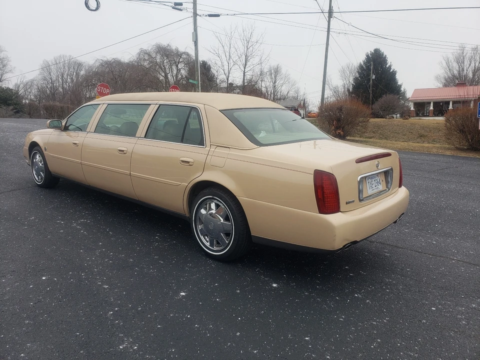2004 Cadillac DTS - Image 4 of 18