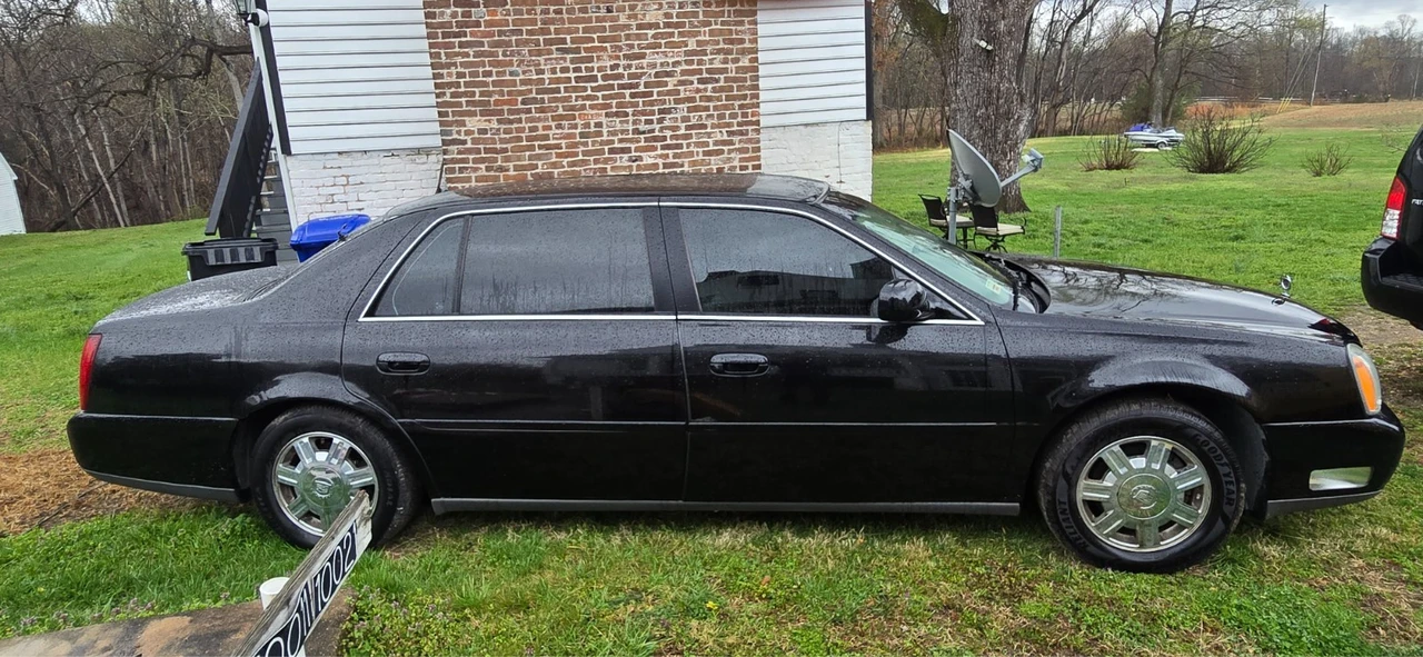 2004 Cadillac DeVille 8th Gen - Image 3 of 8