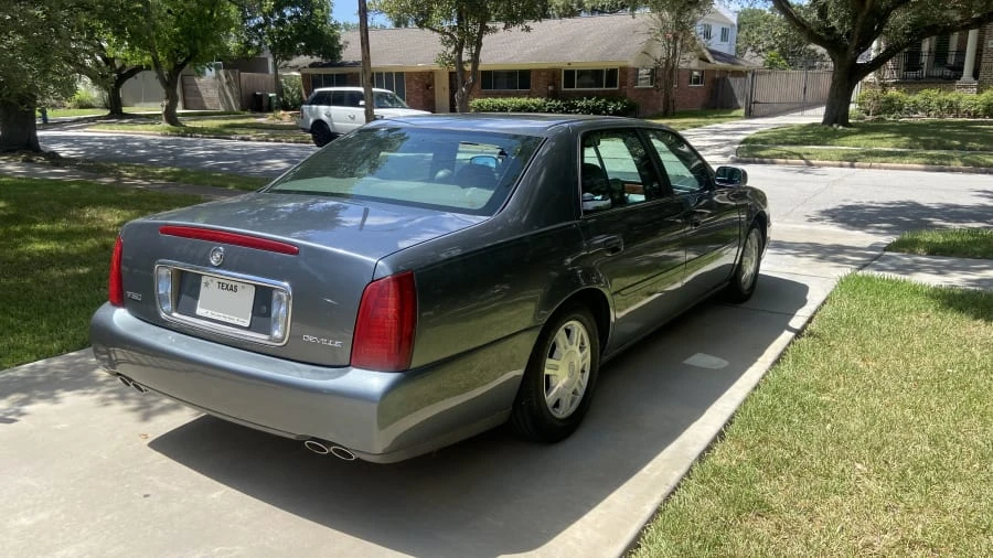 2004 Cadillac DeVille 8th Gen - Image 2 of 14