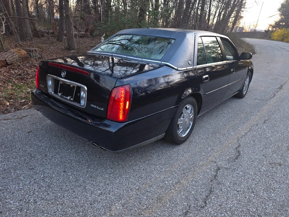 2004 Cadillac DeVille 8th Gen - Image 13 of 19