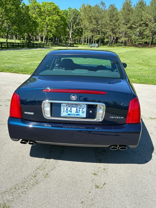 2004 Cadillac DeVille 8th Gen - Image 2 of 7