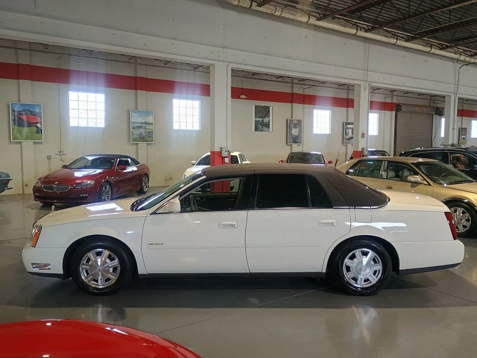 2004 Cadillac DeVille 8th Gen - Image 2 of 12